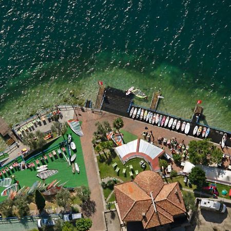Surf Hotel Pier - Montagnoli Group Limone sul Garda Exterior foto