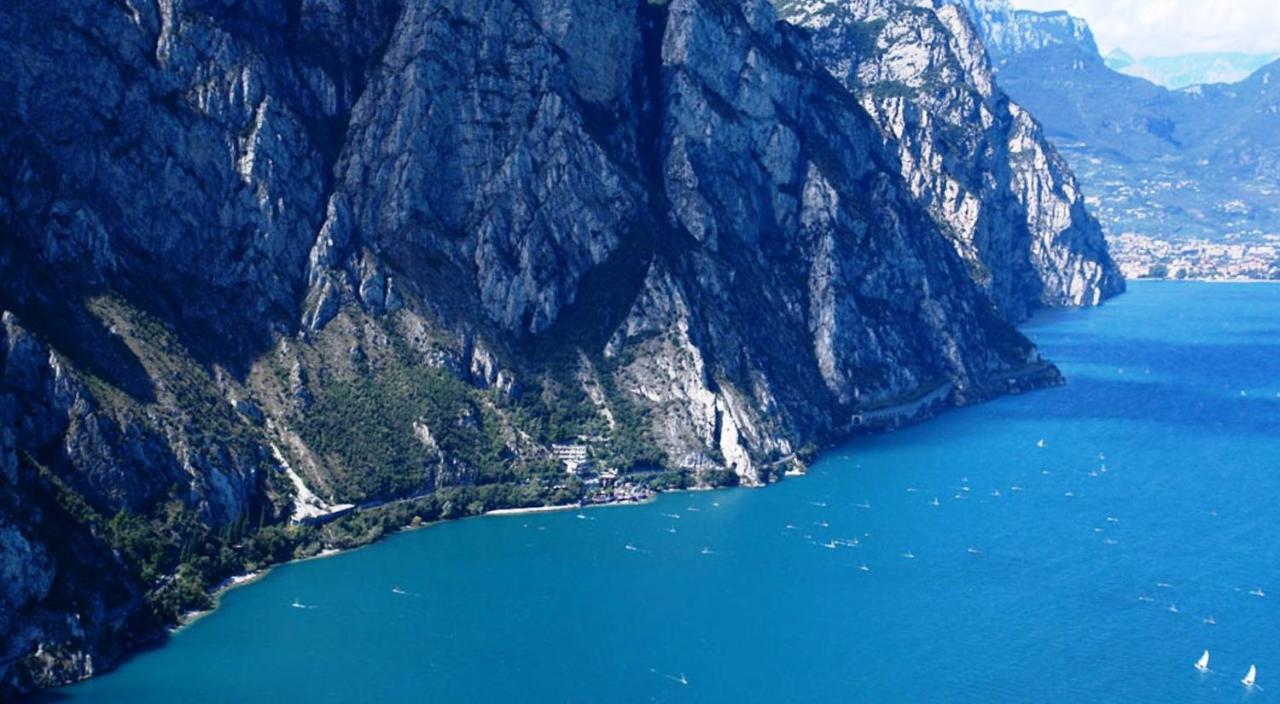 Surf Hotel Pier - Montagnoli Group Limone sul Garda Exterior foto