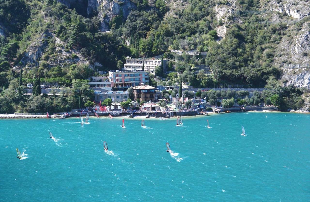 Surf Hotel Pier - Montagnoli Group Limone sul Garda Exterior foto