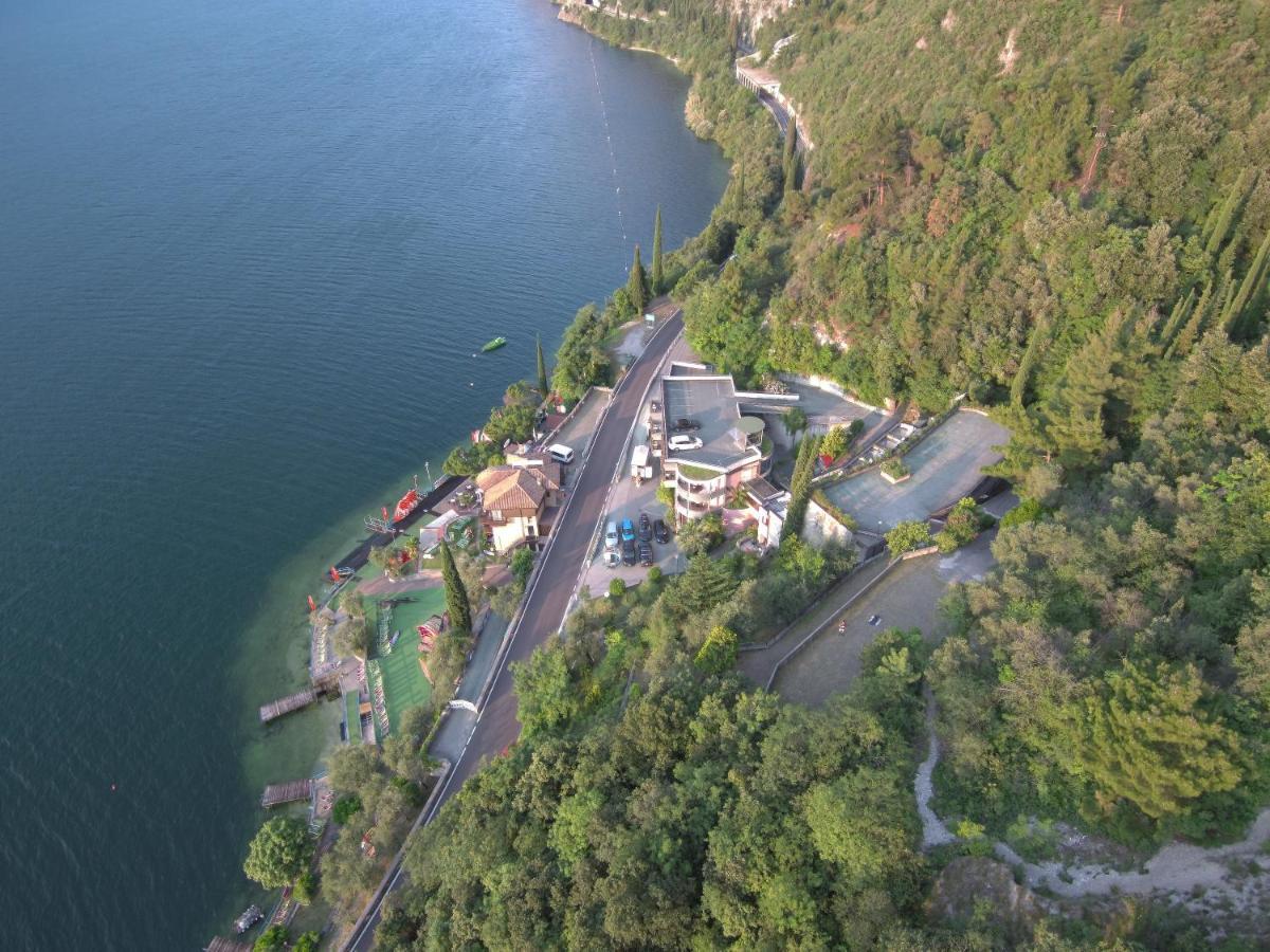 Surf Hotel Pier - Montagnoli Group Limone sul Garda Exterior foto