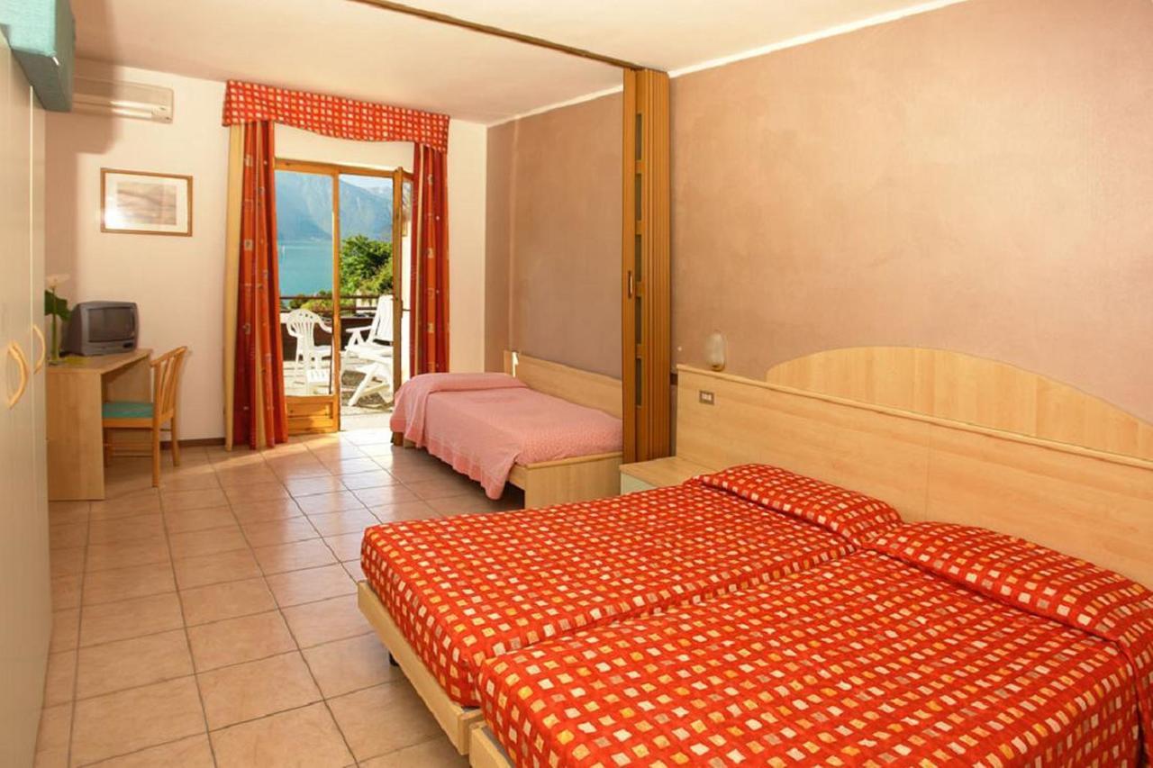Surf Hotel Pier - Montagnoli Group Limone sul Garda Exterior foto