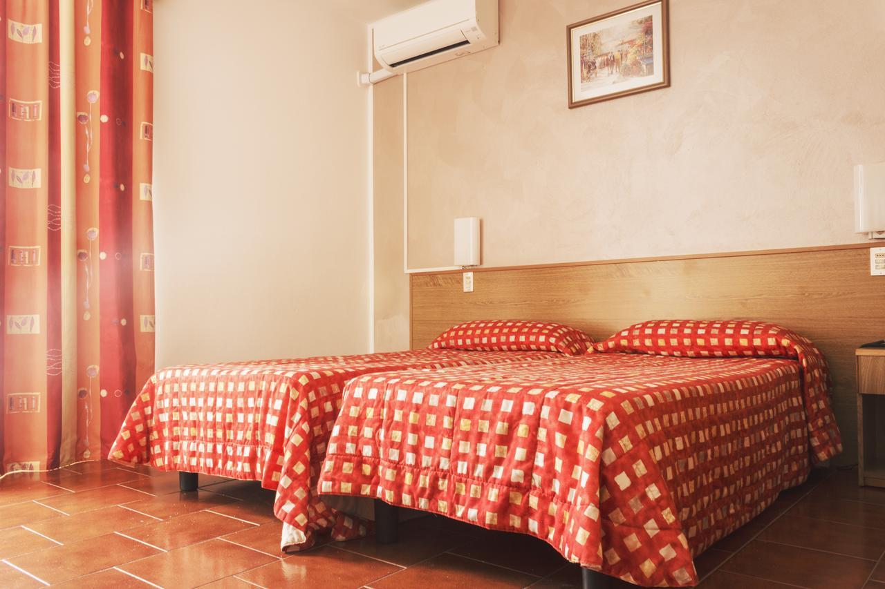 Surf Hotel Pier - Montagnoli Group Limone sul Garda Zimmer foto